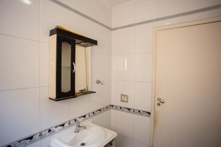 Casa à venda com 250m², 3 quartos e 2 vagas Casa à venda com 250m², 3 quartos e 2 vagasLavabo