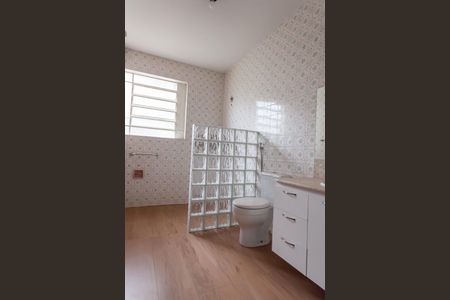 Casa à venda com 280m², 4 quartos e 2 vagas Casa à venda com 280m², 4 quartos e 2 vagasBanheiro Social