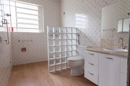 Casa à venda com 280m², 4 quartos e 2 vagas Casa à venda com 280m², 4 quartos e 2 vagasBanheiro Social