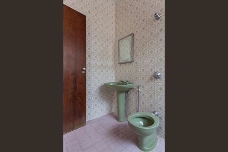 Casa à venda com 280m², 4 quartos e 2 vagas Casa à venda com 280m², 4 quartos e 2 vagasBanheiro Social 2