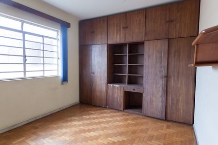 Casa à venda com 280m², 4 quartos e 2 vagas Casa à venda com 280m², 4 quartos e 2 vagasQuarto 4