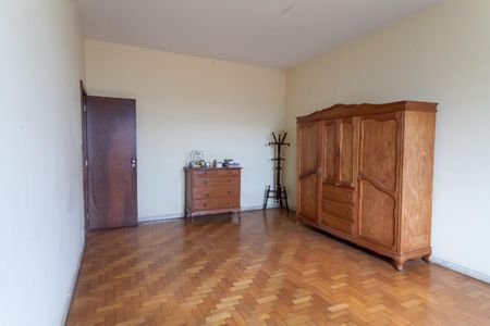 Casa à venda com 280m², 4 quartos e 2 vagas Casa à venda com 280m², 4 quartos e 2 vagasQuarto 3