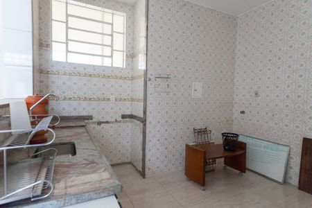 Casa à venda com 280m², 4 quartos e 2 vagas Casa à venda com 280m², 4 quartos e 2 vagasCozinha