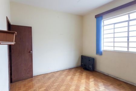 Casa à venda com 280m², 4 quartos e 2 vagas Casa à venda com 280m², 4 quartos e 2 vagasQuarto 4