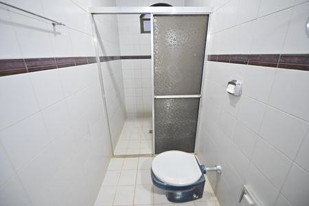 Casa para alugar com 250m², 5 quartos e 6 vagas Casa para alugar com 250m², 5 quartos e 6 vagasBanheiro da Suíte 2