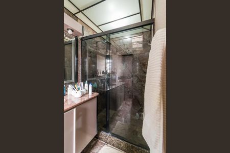 Apartamento à venda com 400m², 5 quartos e 3 vagas Apartamento à venda com 400m², 5 quartos e 3 vagasBanheiro da Suíte 2