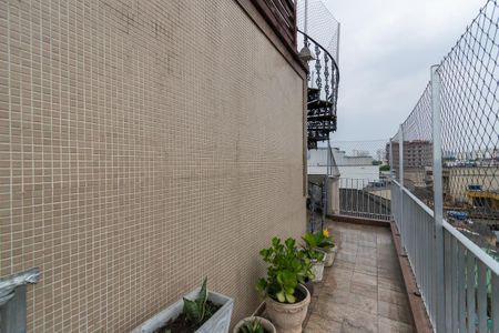 Apartamento à venda com 400m², 5 quartos e 3 vagas Apartamento à venda com 400m², 5 quartos e 3 vagasÁrea Externa