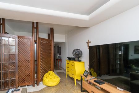 Apartamento à venda com 400m², 5 quartos e 3 vagas Apartamento à venda com 400m², 5 quartos e 3 vagasSala de TV