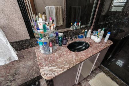 Apartamento à venda com 400m², 5 quartos e 3 vagas Apartamento à venda com 400m², 5 quartos e 3 vagasBanheiro da Suíte 2