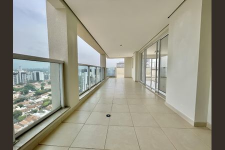Apartamento para alugar com 227m², 3 quartos e 3 vagasVaranda