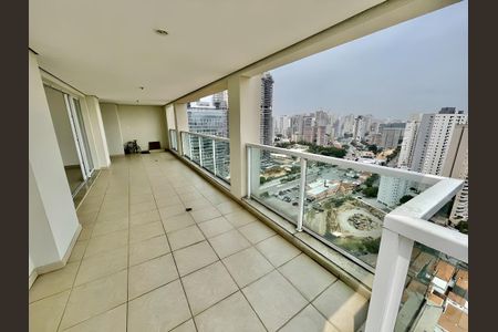 Apartamento para alugar com 227m², 3 quartos e 3 vagasVaranda