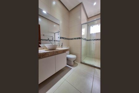 Casa de condomínio para alugar com 360m², 3 quartos e 2 vagas Casa de condomínio para alugar com 360m², 3 quartos e 2 vagasBanheiro Social