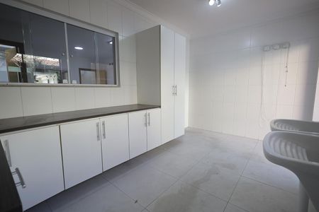 Casa para alugar com 454m², 5 quartos e 6 vagas Casa para alugar com 454m², 5 quartos e 6 vagasÁrea de Serviço