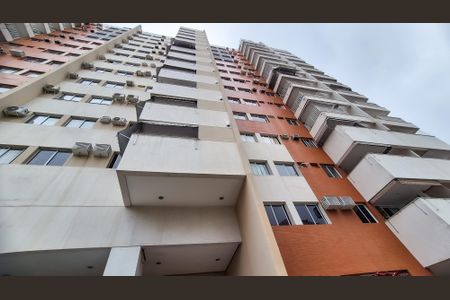 Apartamento à venda com 79m², 3 quartos e sem vaga Apartamento à venda com 79m², 3 quartos e sem vagaFachada