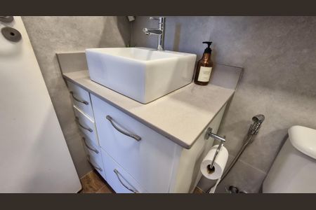 Apartamento à venda com 79m², 3 quartos e sem vaga Apartamento à venda com 79m², 3 quartos e sem vagaBanheiro Social