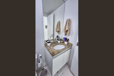 Apartamento à venda com 79m², 3 quartos e sem vaga Apartamento à venda com 79m², 3 quartos e sem vagaBanheiro Social