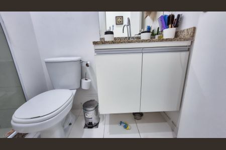 Apartamento à venda com 79m², 3 quartos e sem vaga Apartamento à venda com 79m², 3 quartos e sem vagaBanheiro Social