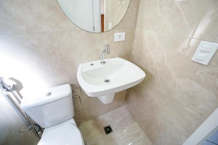 Casa à venda com 98m², 2 quartos e 2 vagas Casa à venda com 98m², 2 quartos e 2 vagasBanheiro Social