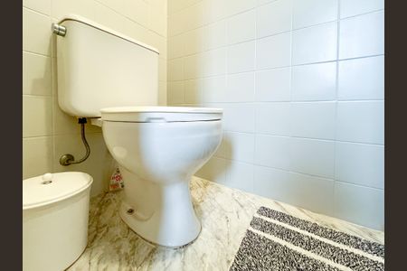 Apartamento à venda com 83m², 3 quartos e 2 vagas Apartamento à venda com 83m², 3 quartos e 2 vagasBanheiro de serviço