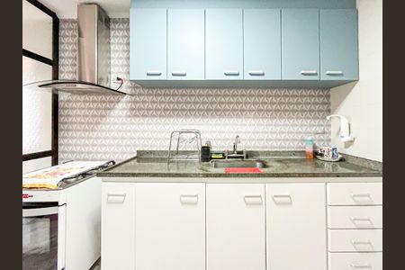 Apartamento à venda com 83m², 3 quartos e 2 vagas Apartamento à venda com 83m², 3 quartos e 2 vagasCozinha