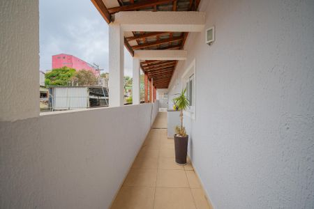 Casa à venda com 250m², 3 quartos e 5 vagasCorredor Externo