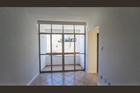 Apartamento para alugar com 40m², 2 quartos e 1 vagaSala
