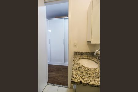 Apartamento à venda com 65m², 2 quartos e 1 vaga Apartamento à venda com 65m², 2 quartos e 1 vagaBanheiro da Suíte