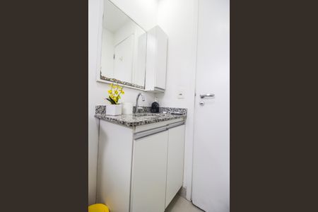 Apartamento à venda com 65m², 2 quartos e 1 vaga Apartamento à venda com 65m², 2 quartos e 1 vagaBanheiro Social