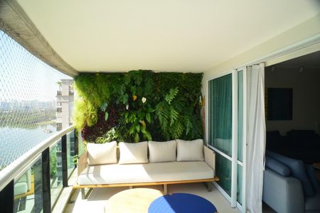 Apartamento para alugar com 354m², 5 quartos e 4 vagasVaranda