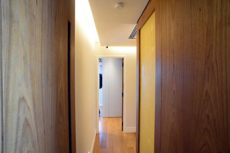 Apartamento para alugar com 354m², 5 quartos e 4 vagasCorredor