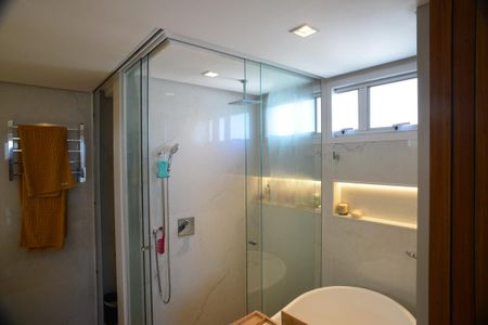 Apartamento para alugar com 354m², 5 quartos e 4 vagasBanheiro Suíte 3