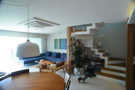Apartamento para alugar com 354m², 5 quartos e 4 vagasSala