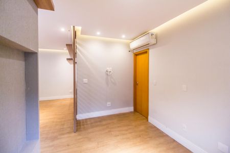 Apartamento à venda com 94m², 2 quartos e 2 vagas Apartamento à venda com 94m², 2 quartos e 2 vagasSala