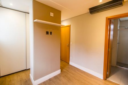 Apartamento à venda com 94m², 2 quartos e 2 vagas Apartamento à venda com 94m², 2 quartos e 2 vagasSuíte
