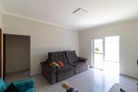 Casa à venda com 140m², 2 quartos e 5 vagas Casa à venda com 140m², 2 quartos e 5 vagasSalas