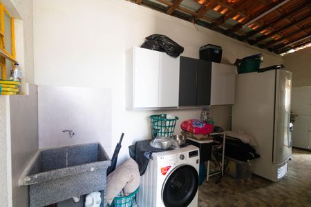 Casa à venda com 140m², 2 quartos e 5 vagas Casa à venda com 140m², 2 quartos e 5 vagasÁrea de Serviço