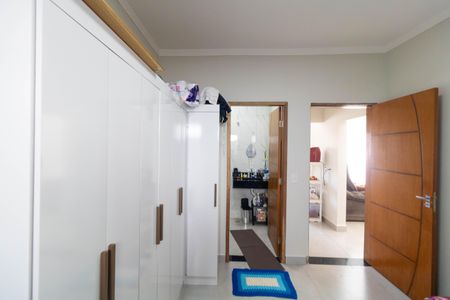 Casa à venda com 140m², 2 quartos e 5 vagas Casa à venda com 140m², 2 quartos e 5 vagasSuíte 02