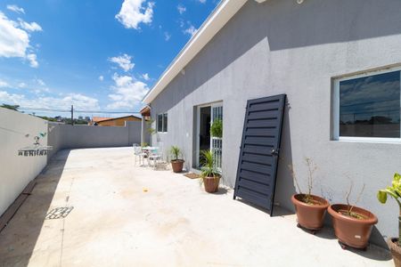 Casa à venda com 140m², 2 quartos e 5 vagas Casa à venda com 140m², 2 quartos e 5 vagasQuintal