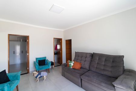 Casa à venda com 140m², 2 quartos e 5 vagas Casa à venda com 140m², 2 quartos e 5 vagasSalas