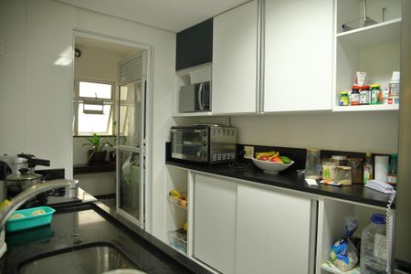 Apartamento à venda com 104m², 2 quartos e 2 vagasCozinha