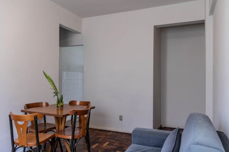 Sala de apartamento para alugar com 3 quartos, 80m² em Vila Paris, Belo Horizonte