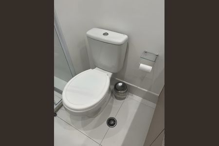 Banheiro de apartamento para alugar com 1 quarto, 43m² em Ibirapuera, São Paulo