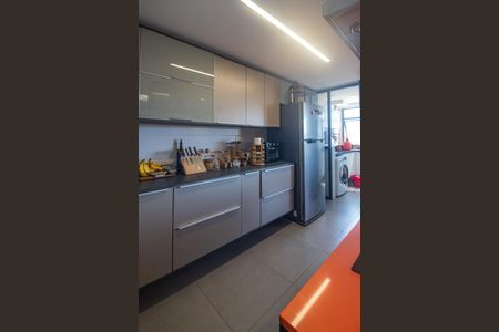 Apartamento à venda com 109m², 2 quartos e 2 vagasCozinha