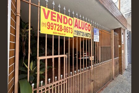 Casa para alugar com 140m², 3 quartos e 2 vagas Casa para alugar com 140m², 3 quartos e 2 vagasFachada