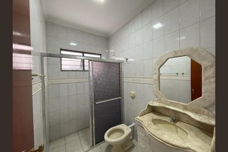 Banheiro Social de casa para alugar com 3 quartos, 182m² em Jardim Simus, Sorocaba