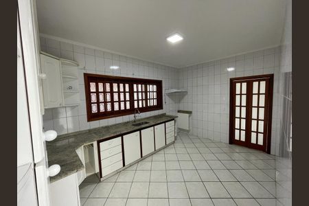 Cozinha de casa para alugar com 3 quartos, 182m² em Jardim Simus, Sorocaba