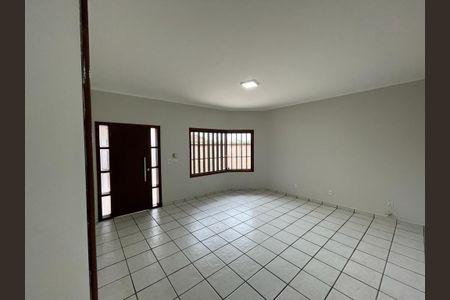 Sala de casa para alugar com 3 quartos, 182m² em Jardim Simus, Sorocaba