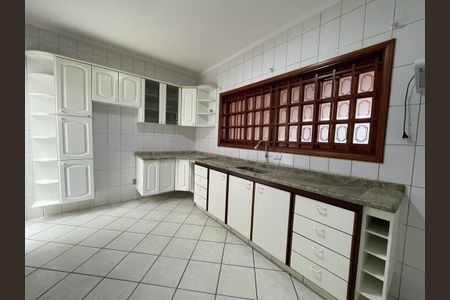 Cozinha de casa para alugar com 3 quartos, 182m² em Jardim Simus, Sorocaba
