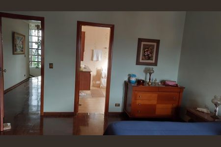 Casa à venda com 300m², 3 quartos e 1 vaga Casa à venda com 300m², 3 quartos e 1 vagaSuíte