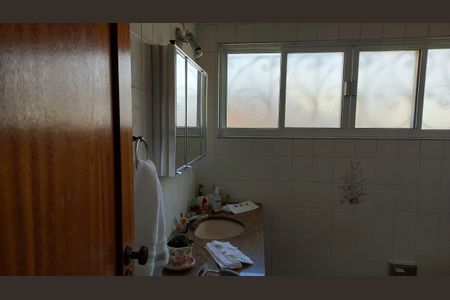 Casa à venda com 300m², 3 quartos e 1 vaga Casa à venda com 300m², 3 quartos e 1 vagaBanheiro 2